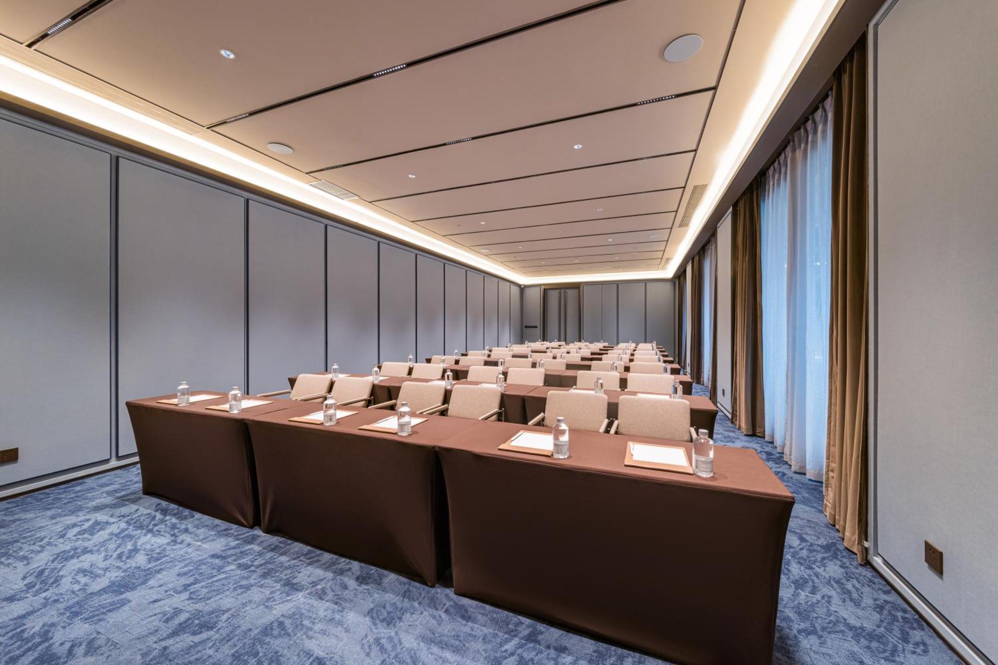 Orange Crystal Hotel, Baoyang Road, Baoshan District, Shangha Shanghai
