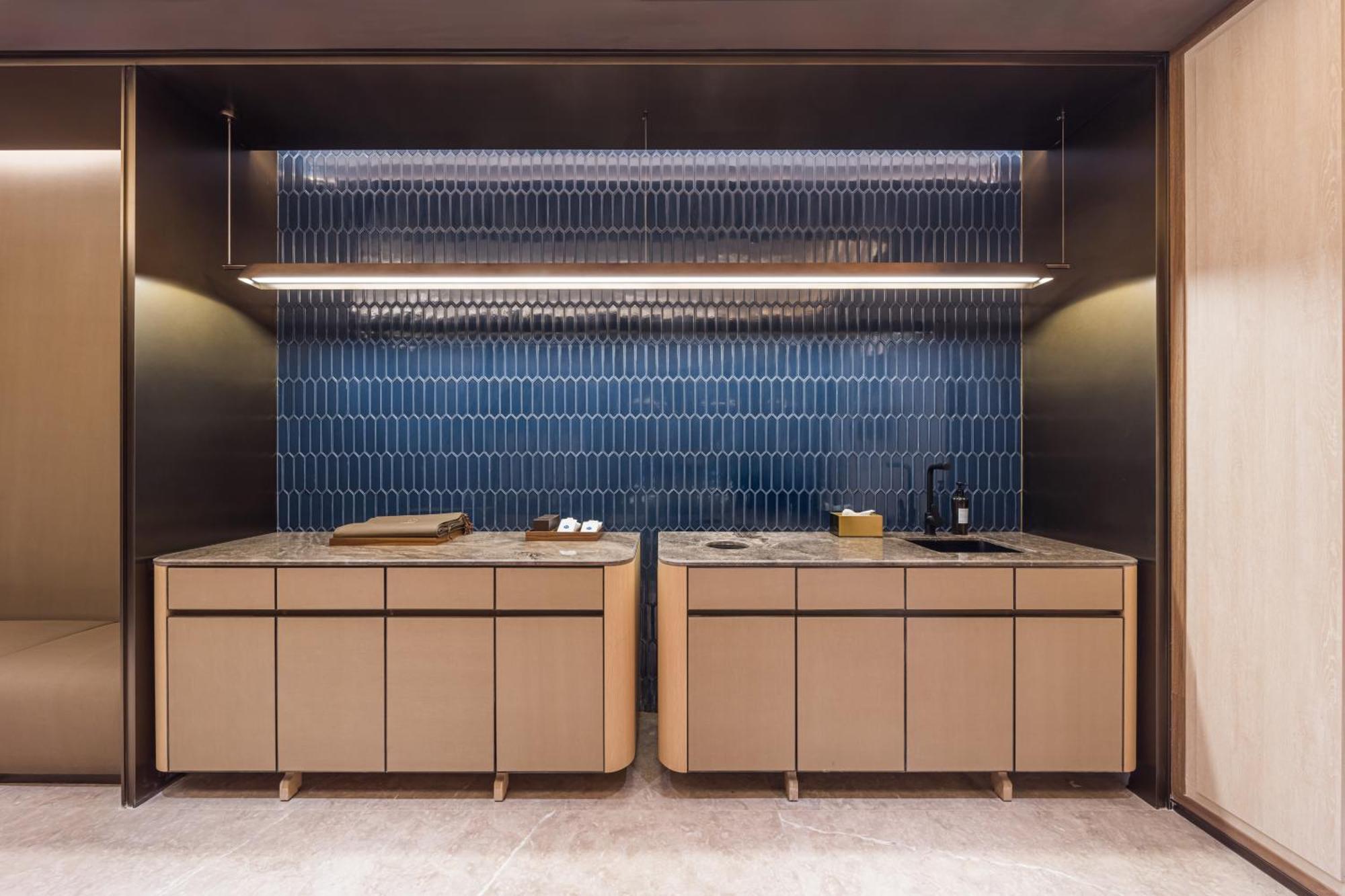 Orange Crystal Hotel, Baoyang Road, Baoshan District, Shangha