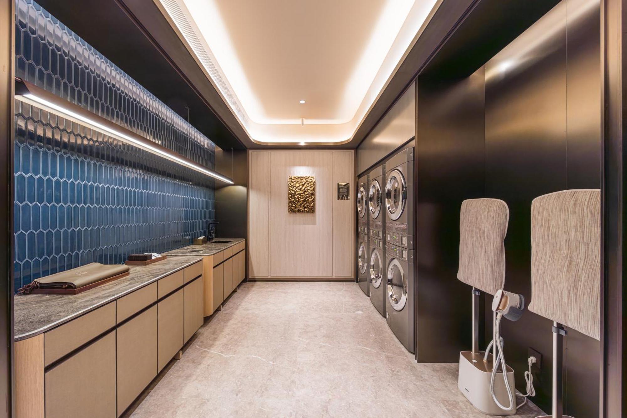Hotel Orange Crystal Hotel, Baoyang Road, Baoshan District, Shangha 4*