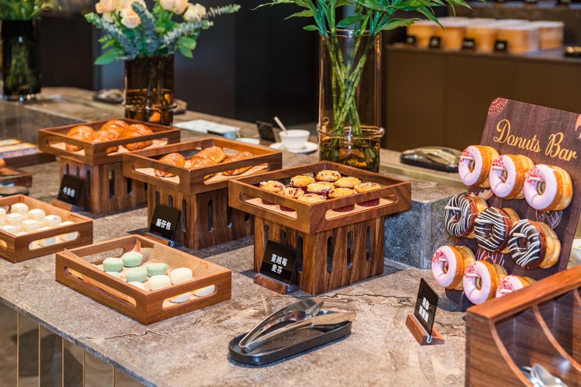 Hotel Orange Crystal Hotel, Baoyang Road, Baoshan District, Shangha Shanghai
