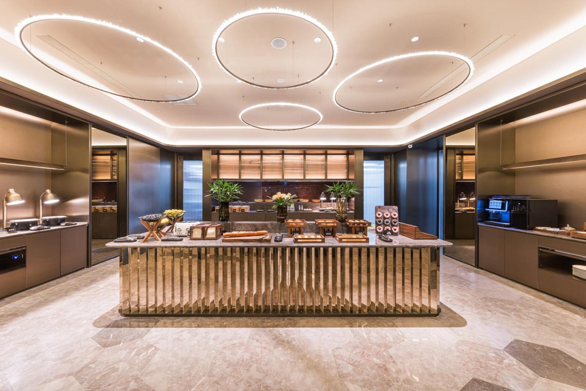 Hotel Orange Crystal Hotel, Baoyang Road, Baoshan District, Shangha